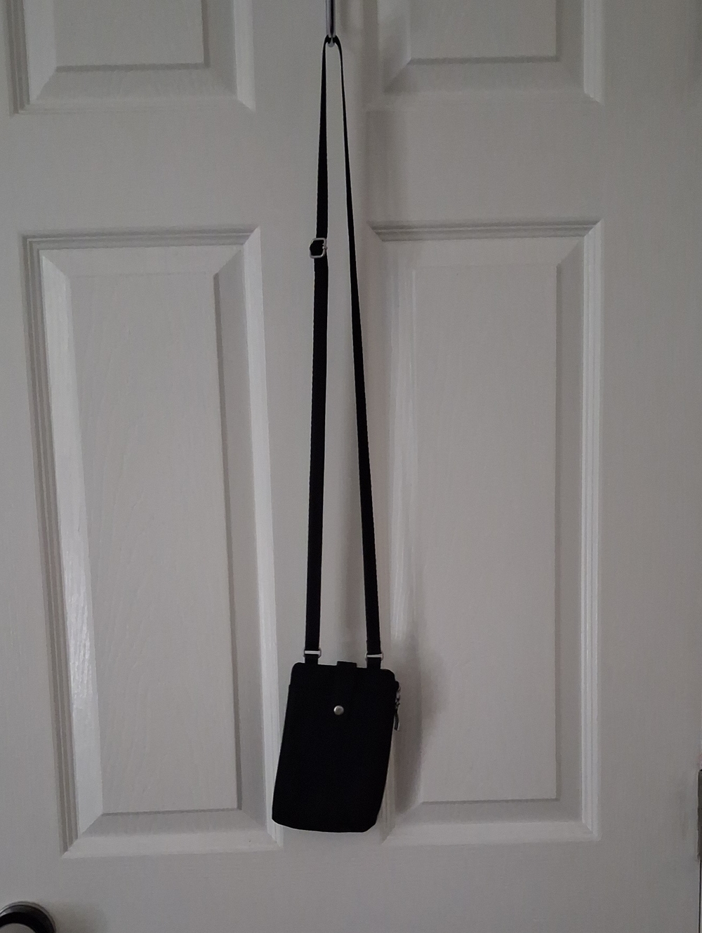 baggallini Black Crossbody Phone Bag - Unbranded